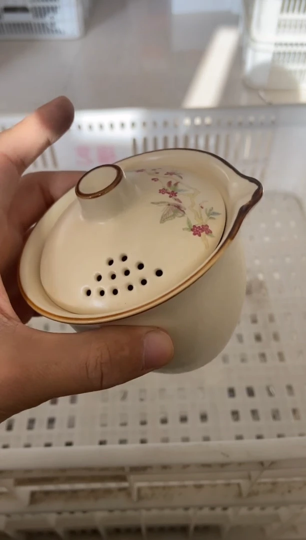 杯无运费险有瑕疵的摄影的产品有使用过的痕迹有点脏介意勿拍