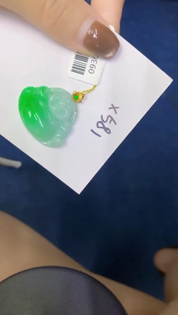 颈饰18K金镶嵌翡翠缅甸天然翡翠A货