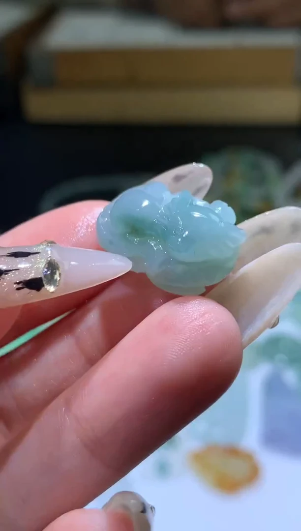 未镶嵌定制翡翠毛货  20.4-13.3-8.9