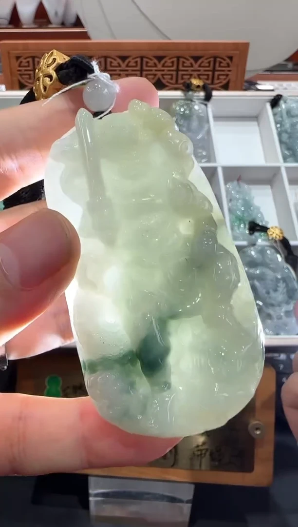 翡翠挂件未镶嵌A货翡翠多样性孤品