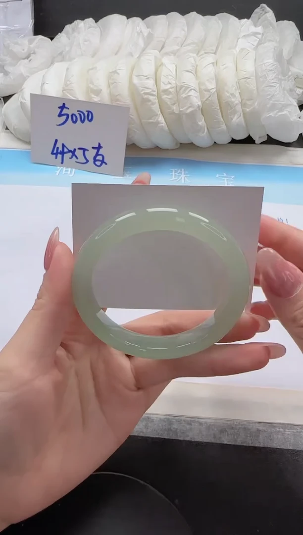 未镶嵌手镯石英质玉147-58.8