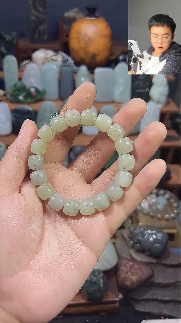 颈饰未镶嵌和田玉随机发货