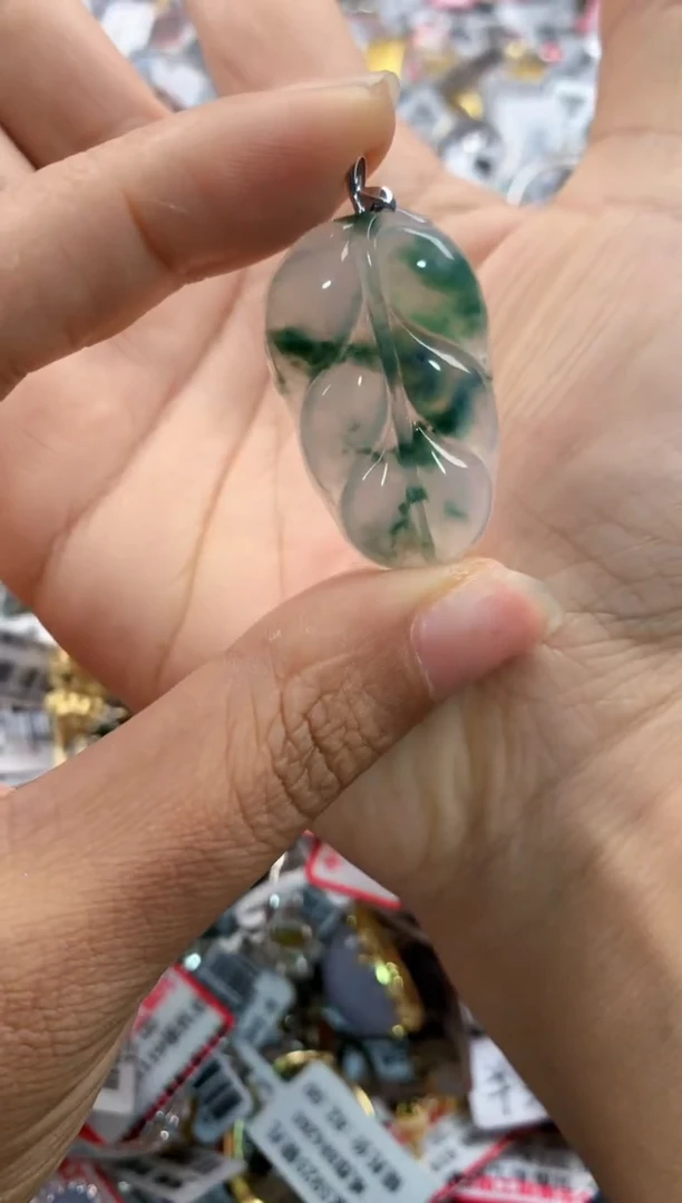 18K金镶嵌戒指翡翠7777    8