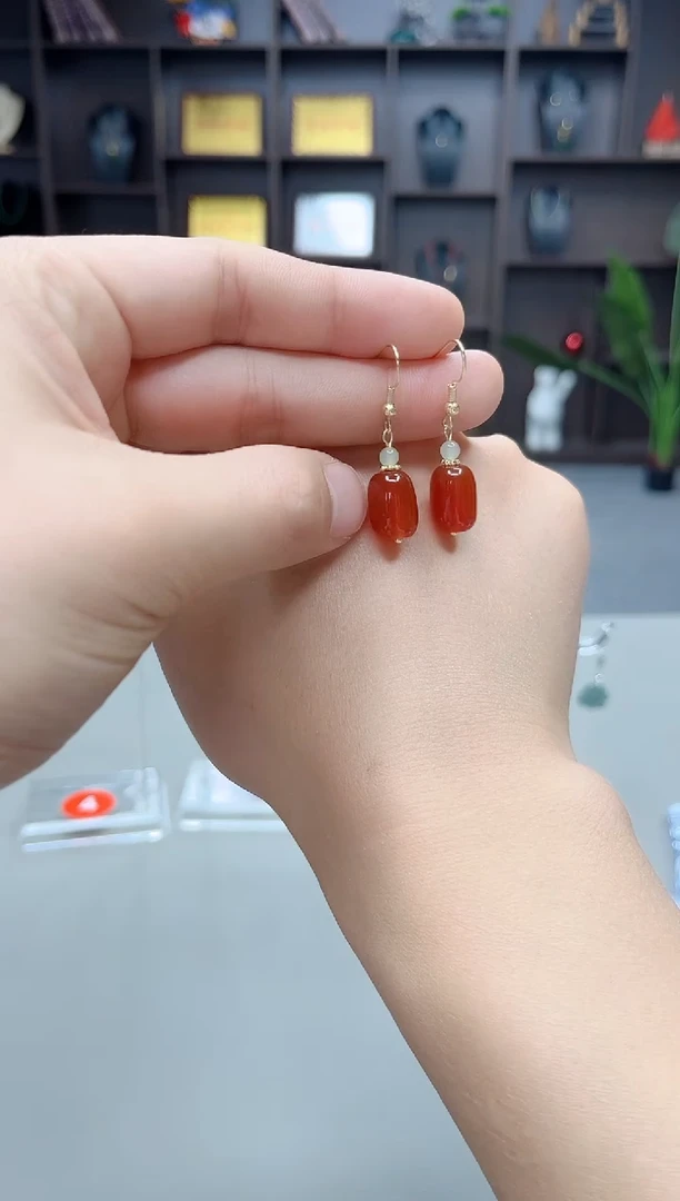 未镶嵌耳饰玛瑙/玉髓1335000