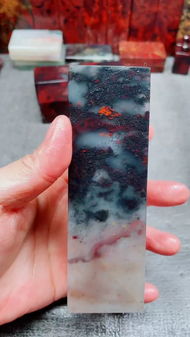 玉桂林鸡血玉素章玉化口子料