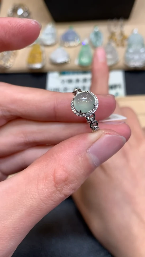 【闪购商品】翡翠戒指18K金镶嵌蛋面【无服务费】