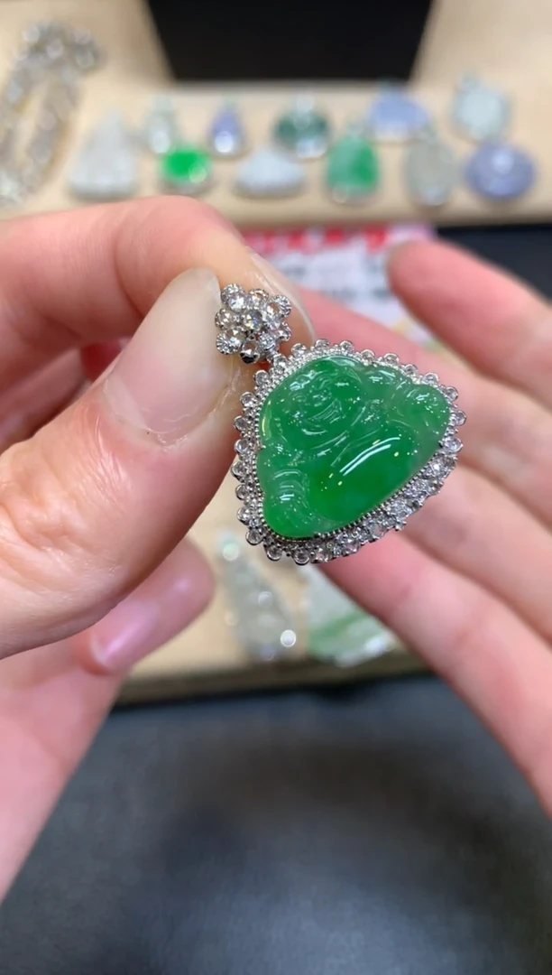 【闪购商品】翡翠颈饰18K金镶嵌佛公【无服务费】