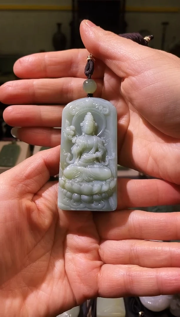 吊坠(不含链)未镶嵌和田玉?***家和田玉观音挂件