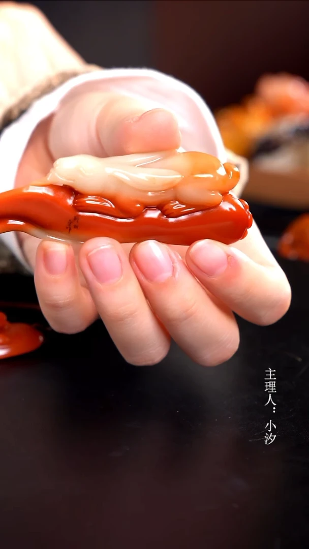 寿山石凉**↙寿山石大兔子