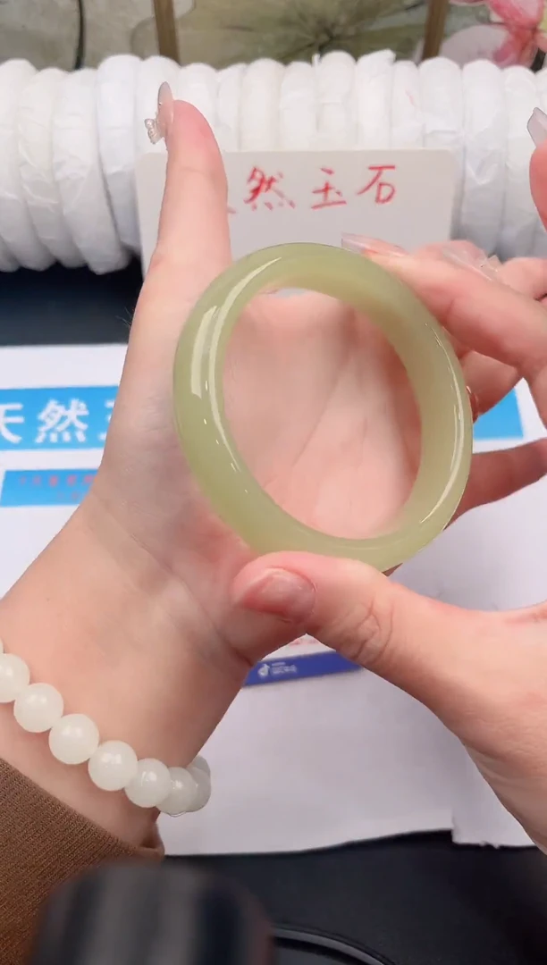 未镶嵌手镯石英质玉c227