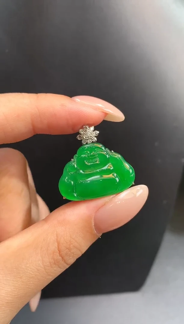 颈饰18K金镶嵌翡翠佛