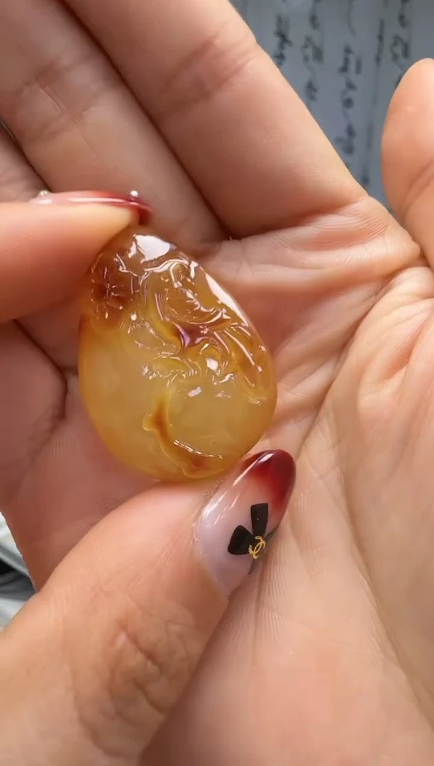 裸石琥珀未镶嵌如图