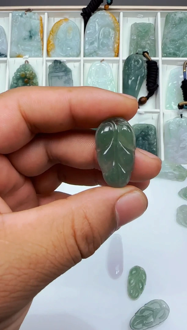 【闪购商品】翡翠颈饰未镶嵌缅甸天然A货翡翠