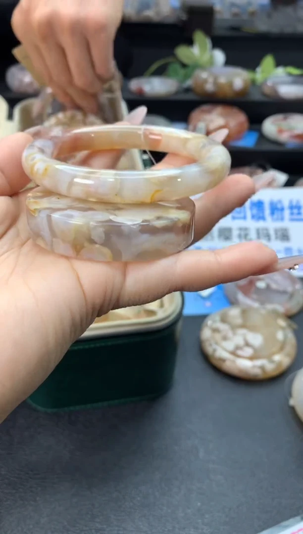 未镶嵌手镯石英质玉（60-61圈口）赠送镯心