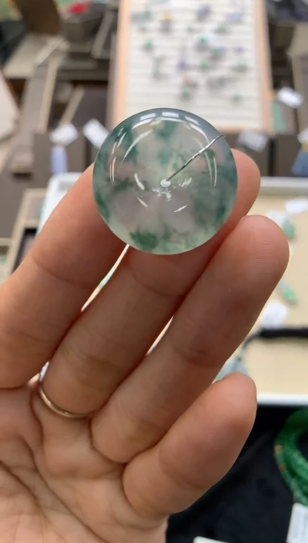 颈饰未镶嵌翡翠平安扣