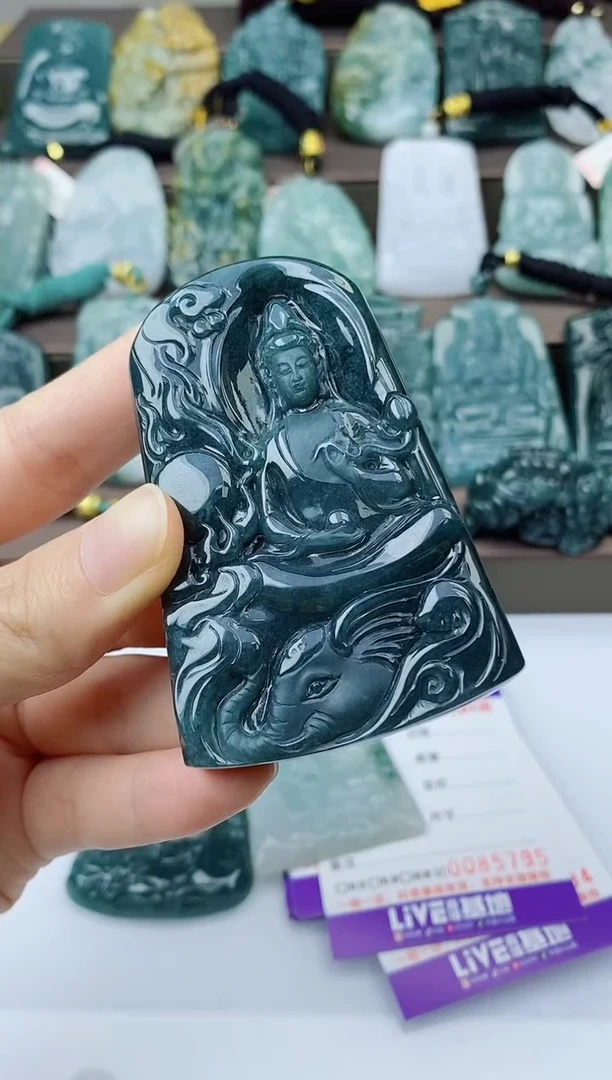 翡翠未镶嵌颈饰