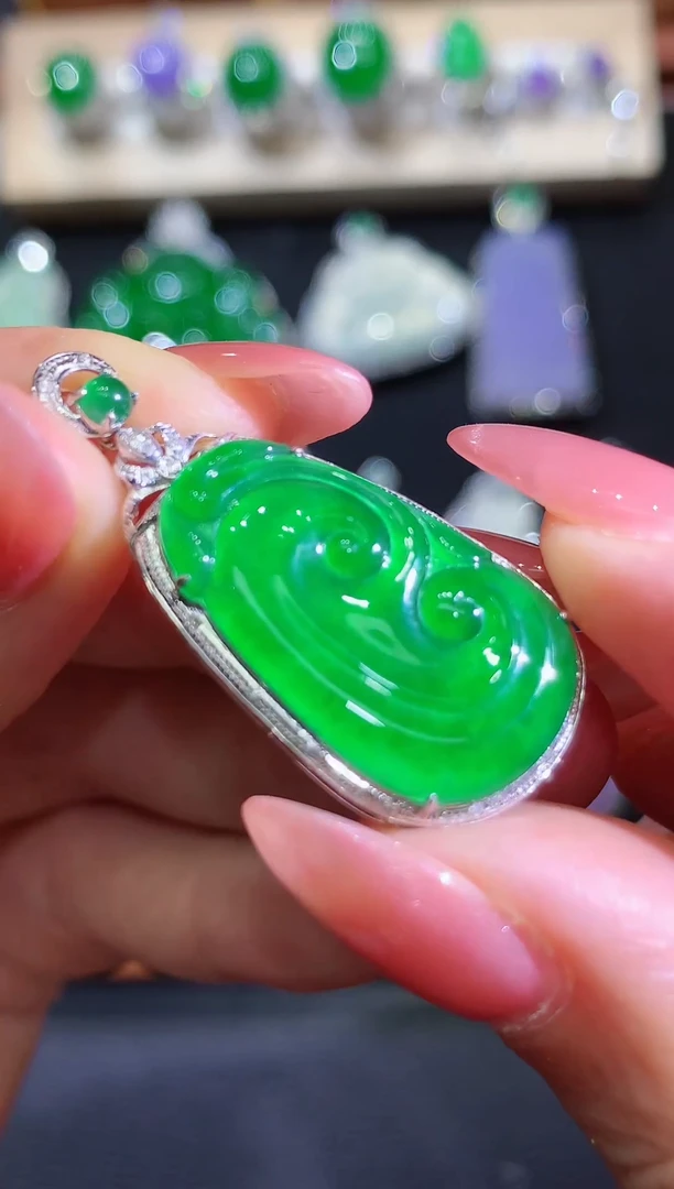 翡翠18K金镶嵌吊坠(不含链)23团购