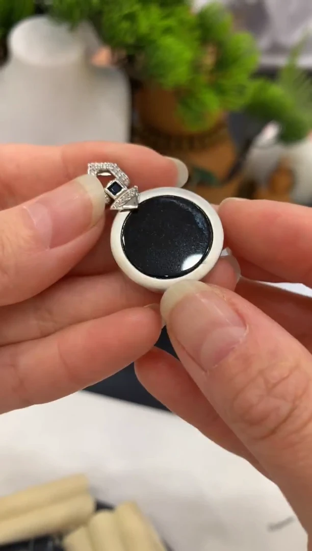 颈饰未镶嵌翡翠我**瑄---113504