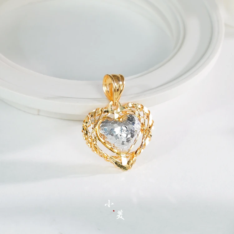 18K金双色碎冰冰花丝爱心吊坠 G80336