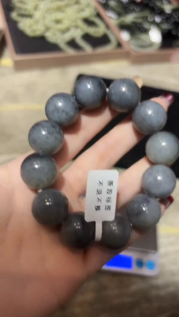 手串未镶嵌和田玉董小姐推荐 多样性发货 拍一发一