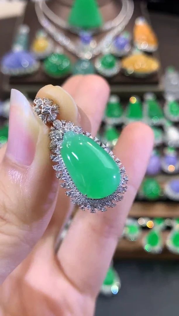 吊坠(不含链)18K金镶嵌翡翠D11