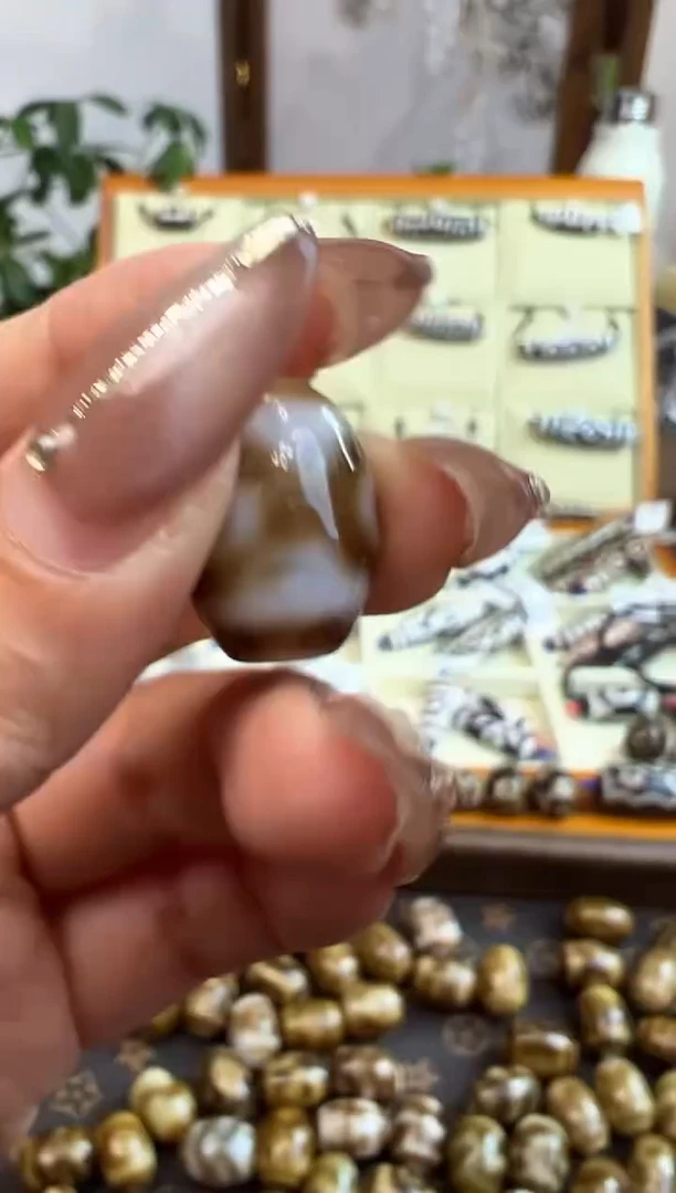 【闪购商品】玛瑙/玉髓吊坠(不含链)未镶嵌63.（微瑕随机发货）