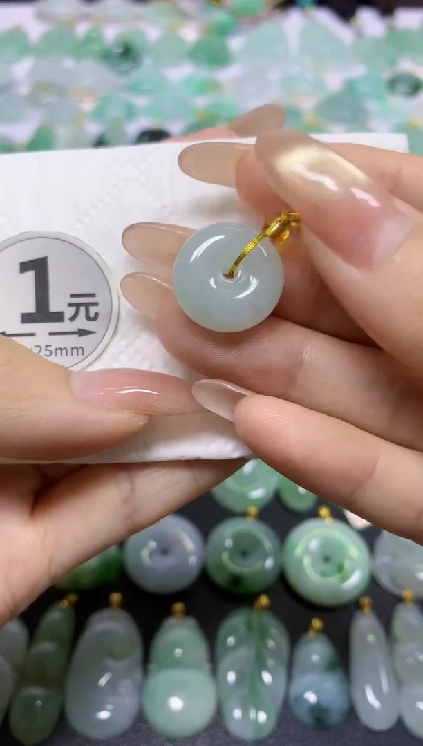颈饰未镶嵌翡翠 天然翡翠A货