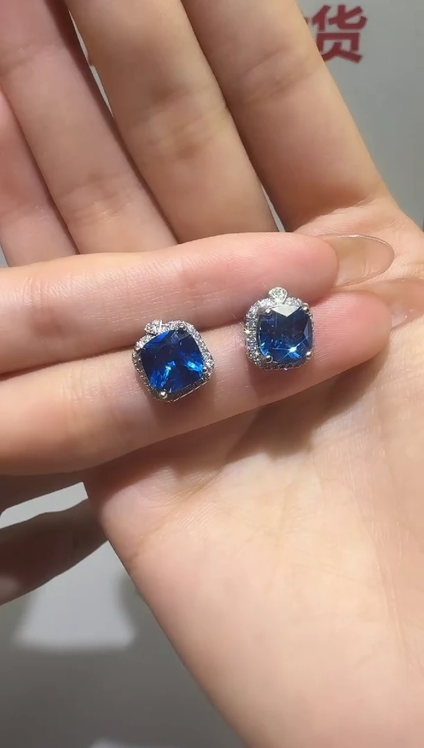 耳饰蓝宝石18K金镶嵌1