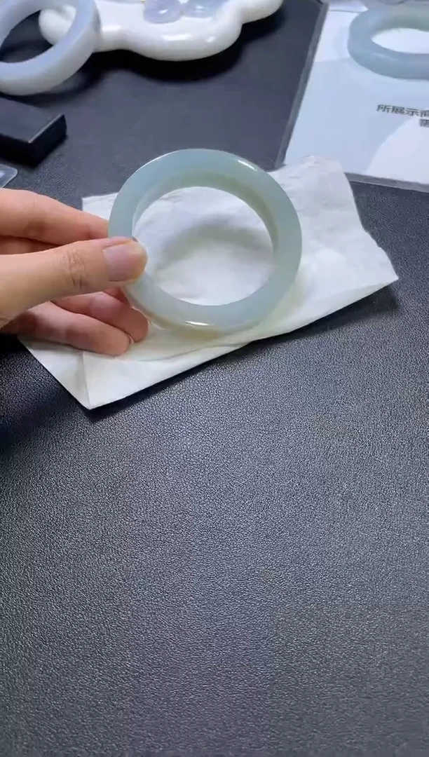 未镶嵌手镯定制翡翠糯***?手镯