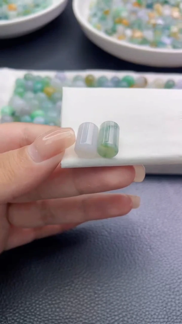 未镶嵌定制翡翠鱼珠子