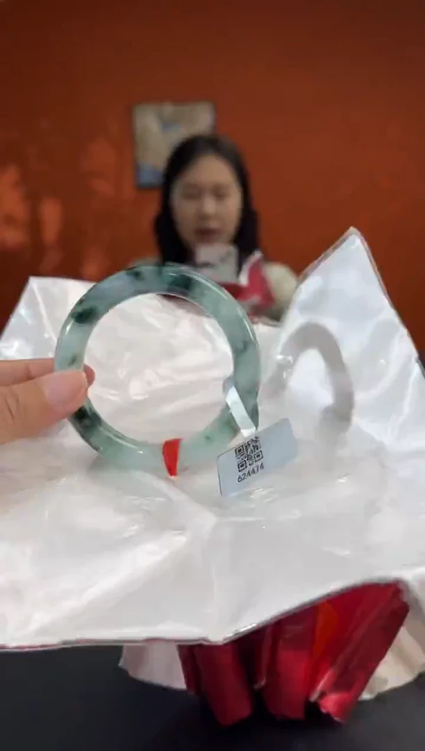 未镶嵌手镯翡翠2        圈口53.7