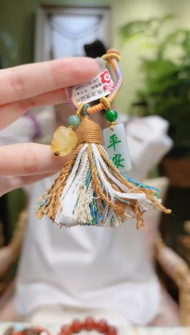 【闪购商品】蜜蜡裸石未镶嵌蜜蜡熊挂件H
