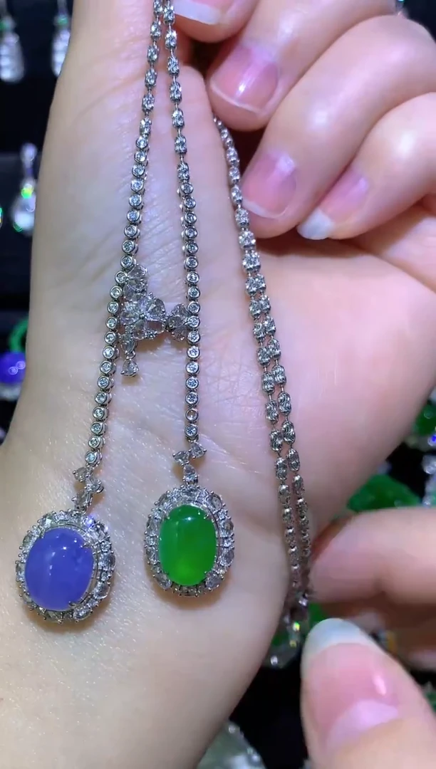 颈饰18K金镶嵌翡翠高冰双色蛋面戒指可开后盖