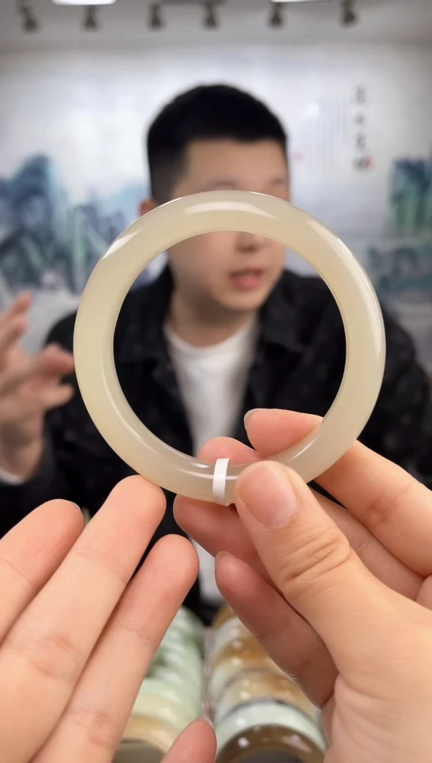 【闪购商品】和田玉手镯未镶嵌58-59圈口仅一只