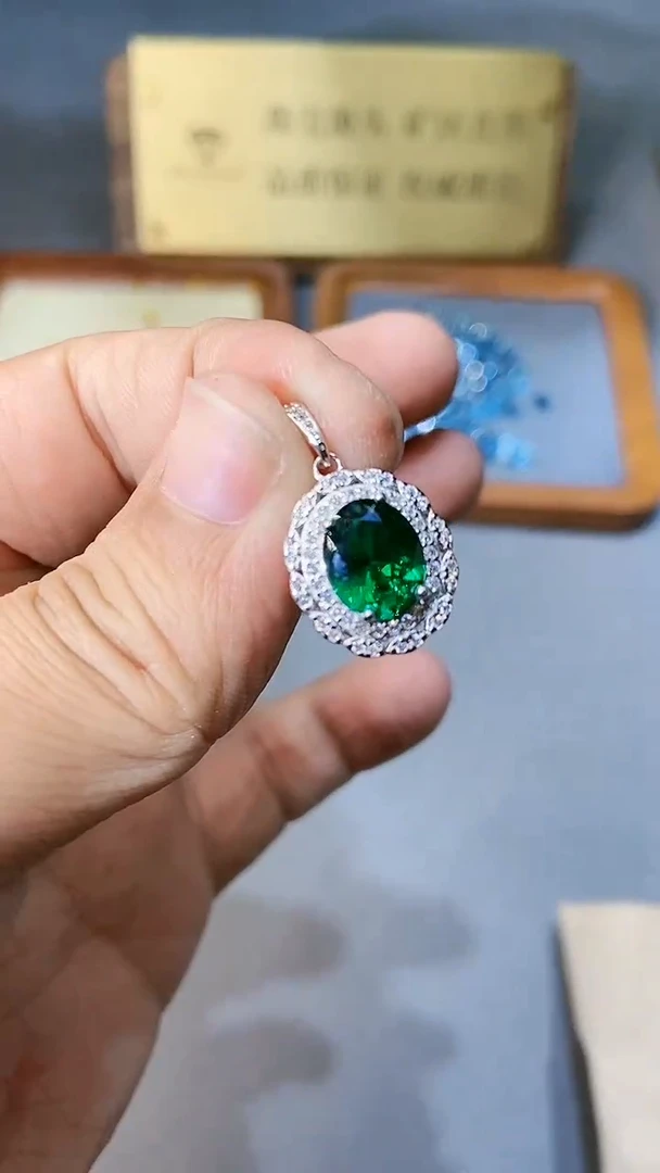 【闪购商品】透辉石吊坠银S925镶嵌354
