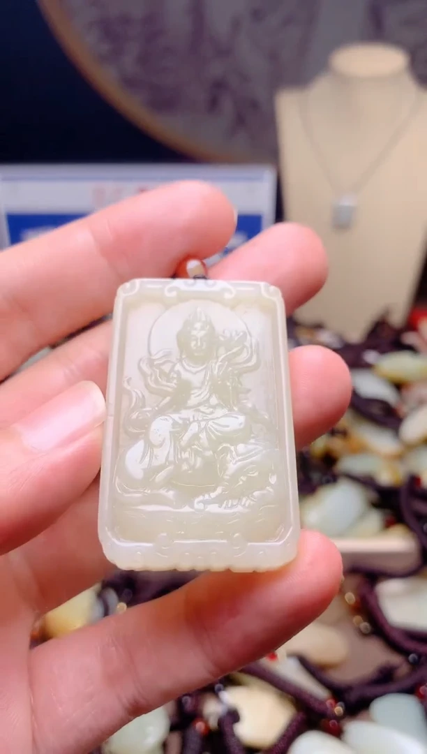 和田玉未镶嵌颈饰1