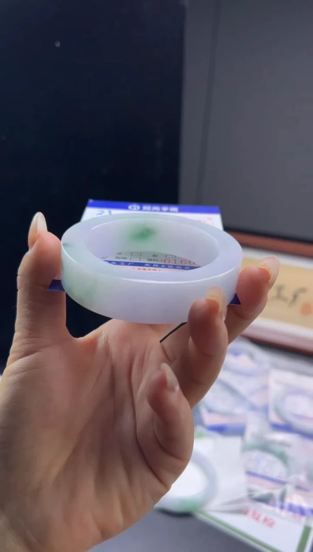 未镶嵌手镯定制翡翠善*手镯