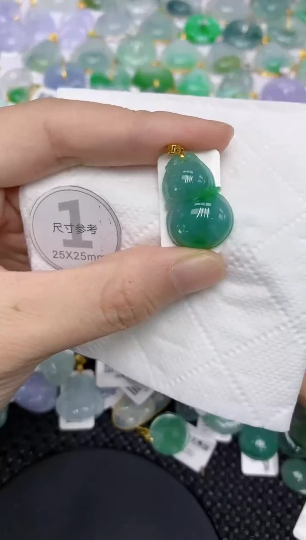 颈饰18K金镶嵌翡翠111111111