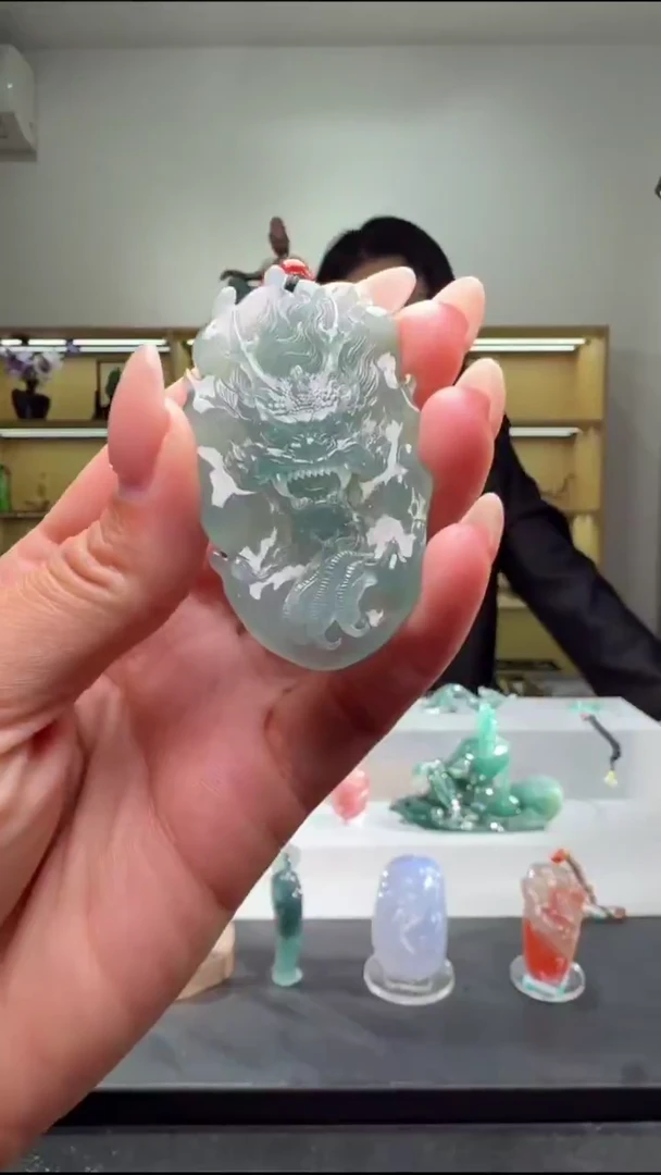 吊坠(赠链)未镶嵌翡翠龙牌（多样性发其一）