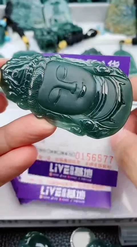 翡翠未镶嵌颈饰