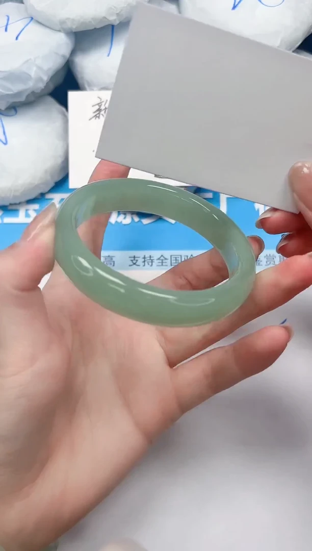 未镶嵌手镯石英质玉65/6162