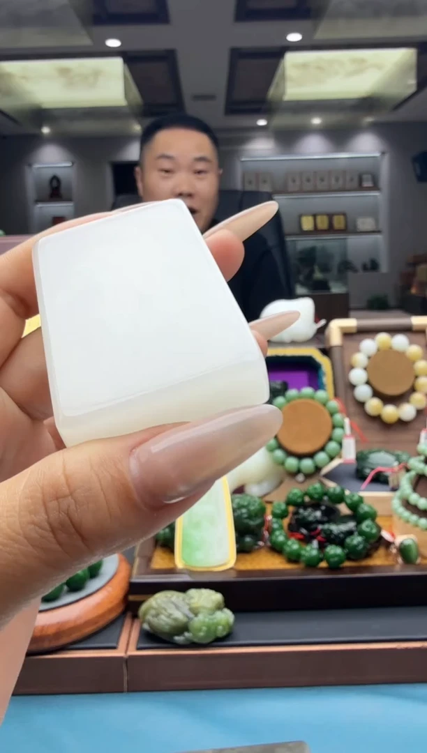 未镶嵌和田玉挂件hs