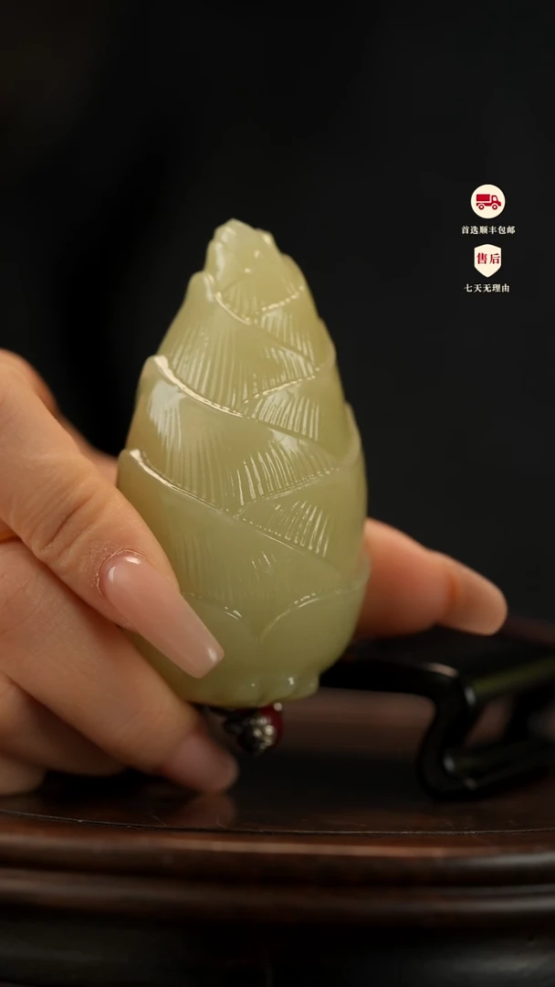 云南石竹叶青雕刻：节节高升手把件摆件挂件