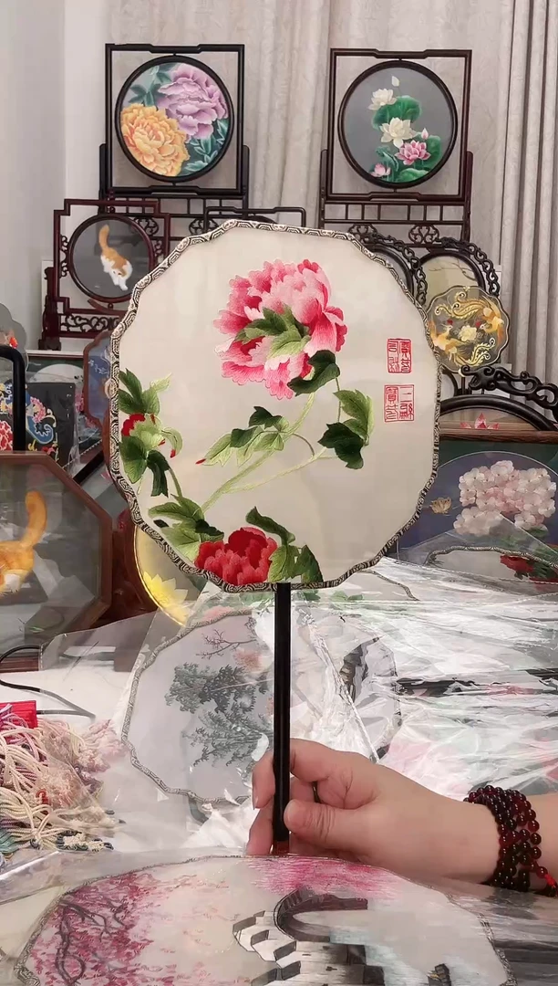扇子苏绣作品手工团扇