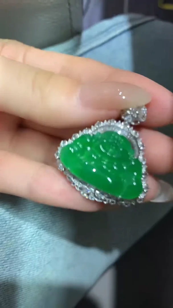 【闪购商品】翡翠吊坠(不含链)18K金镶嵌33团购