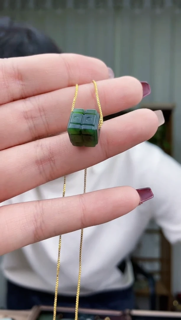 【闪购商品】和田玉挂件未镶嵌拍一发一，多样性发货