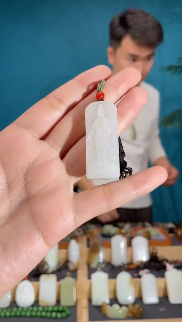 颈饰未镶嵌和田玉1