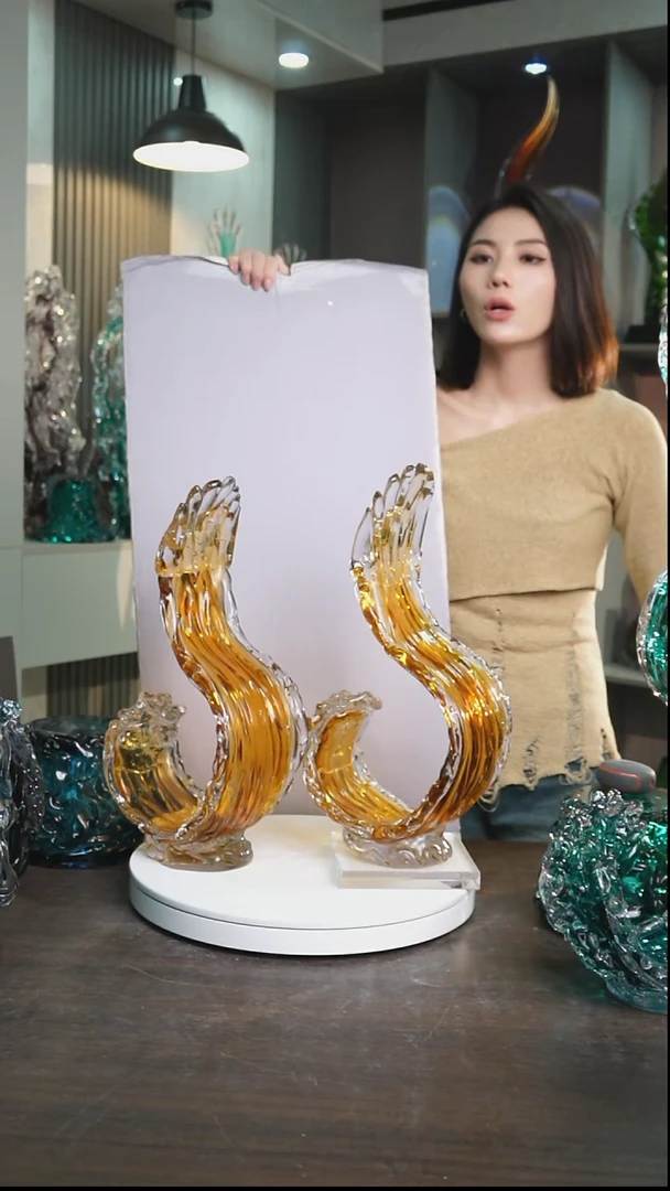 琉璃火***姐琥珀金色风生水起