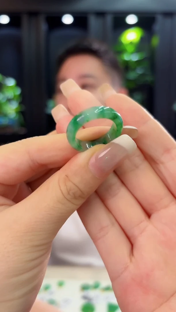 翡翠未镶嵌颈饰缅料A货/多样性发货/一件