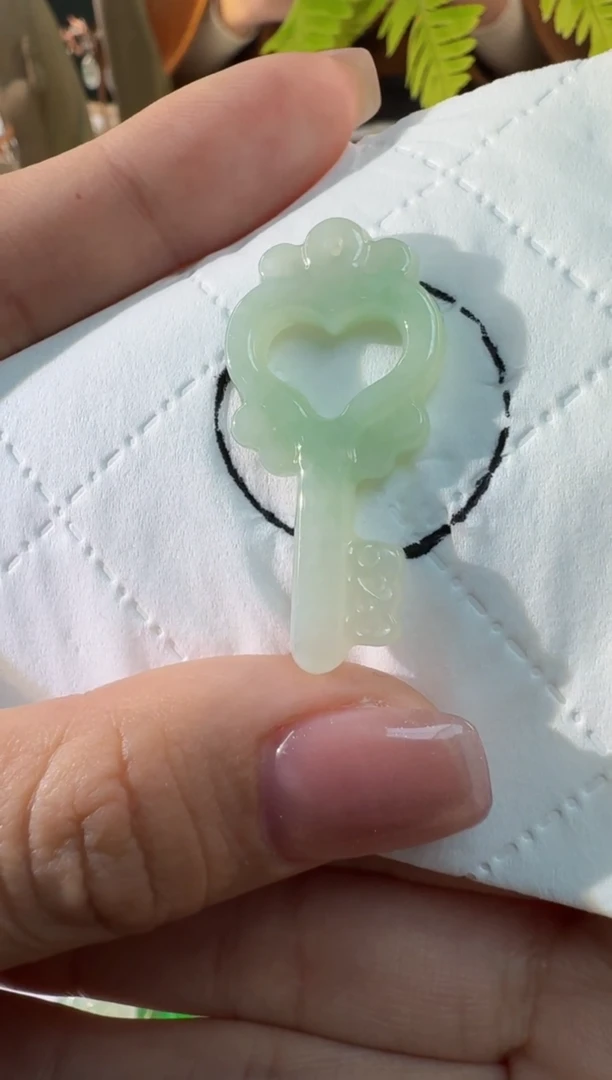 【闪购商品】翡翠颈饰未镶嵌缅甸A货翡翠吊坠